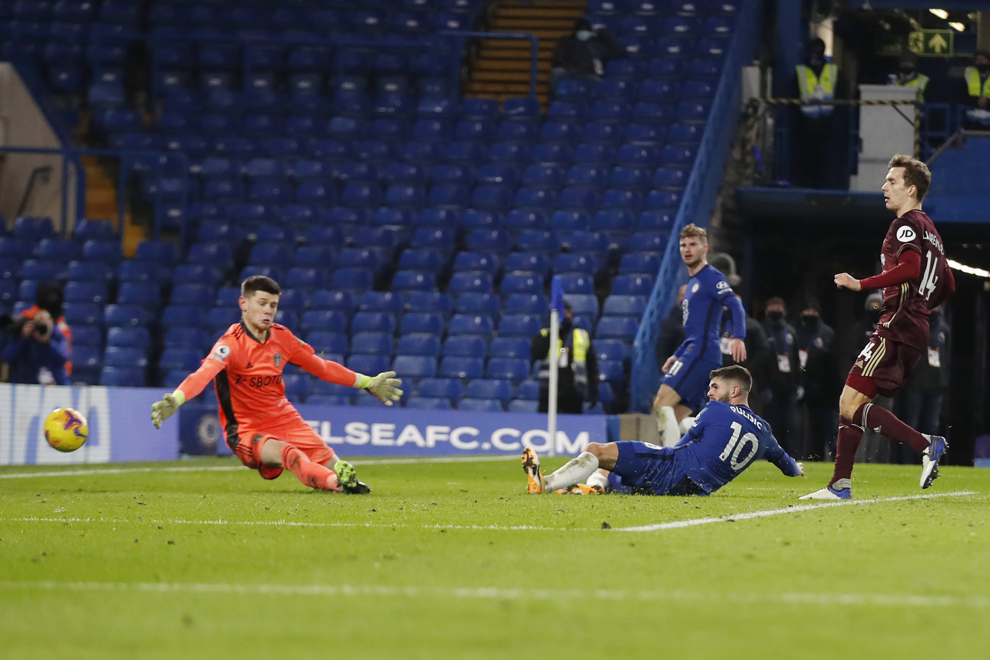 的领先位置 的领先位置