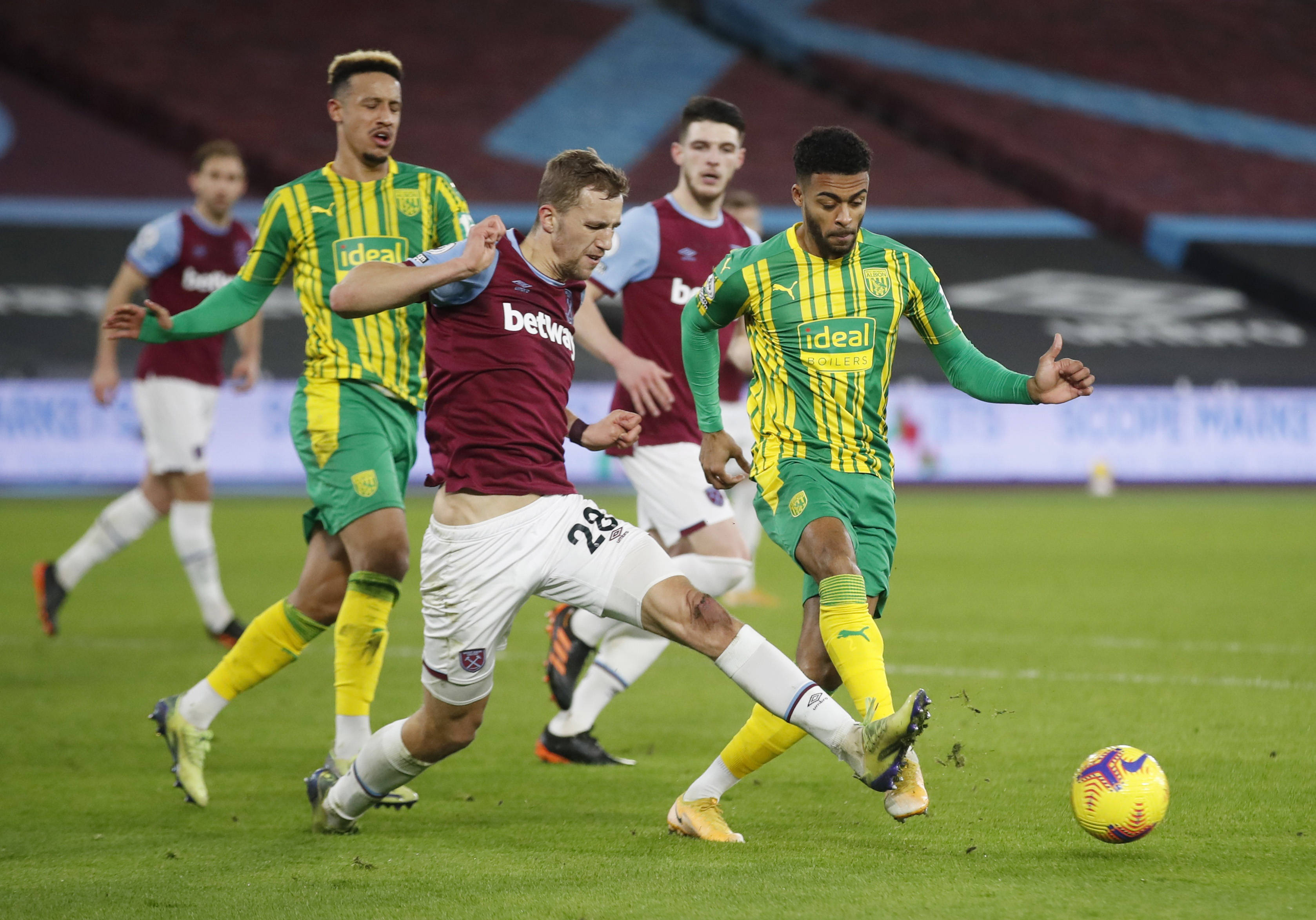 着英超不断 着英超不断